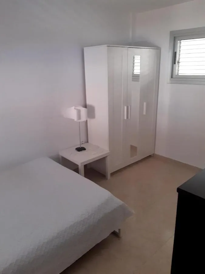Apartamento Edificio Elena Candelaria